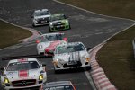 Immer wieder samstags: dichter Verkehr auf der Nordschleife