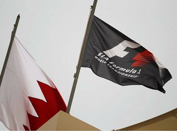 Titel-Bild zur News: FIA-Flagge in Bahrain