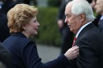 Roger Penske und Michigan-Senatorin Debbie Stabenow