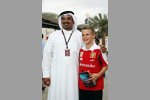 Der Kronprinz von Bahrain mit einem jungen Ferrari-Fan