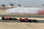 Daniel Ricciardo (Toro Rosso) vor  Mark Webber (Red Bull) 
