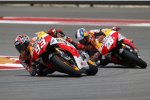 Marc Marquez vor Daniel Pedrosa (Honda) 