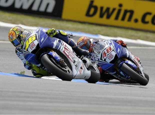 Valentino Rossi vor Jorge Lorenzo