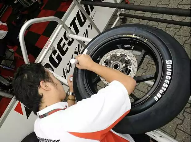 Bridgestone-MotoGP-Reifen Titel-Bild zur News: Bridgestone-MotoGP-Reifen