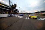 Pace Laps: Matt Kenseth (Gibbs) und Brian Vickers (Waltrip) in Reihe eins