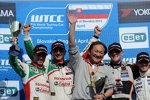 Gabriele Tarquini (Honda), Tiago Monteiro (Honda) und Norbert Michelisz (Zengö-Honda) 