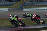 Tom Sykes vor Eugene Laverty 