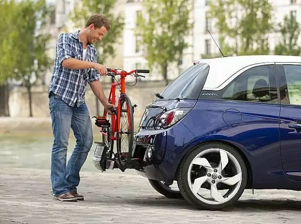 Opel Adam mit Flexfix-Fahrradträger Titel-Bild zur News: Opel Adam mit Flexfix-Fahrradträger