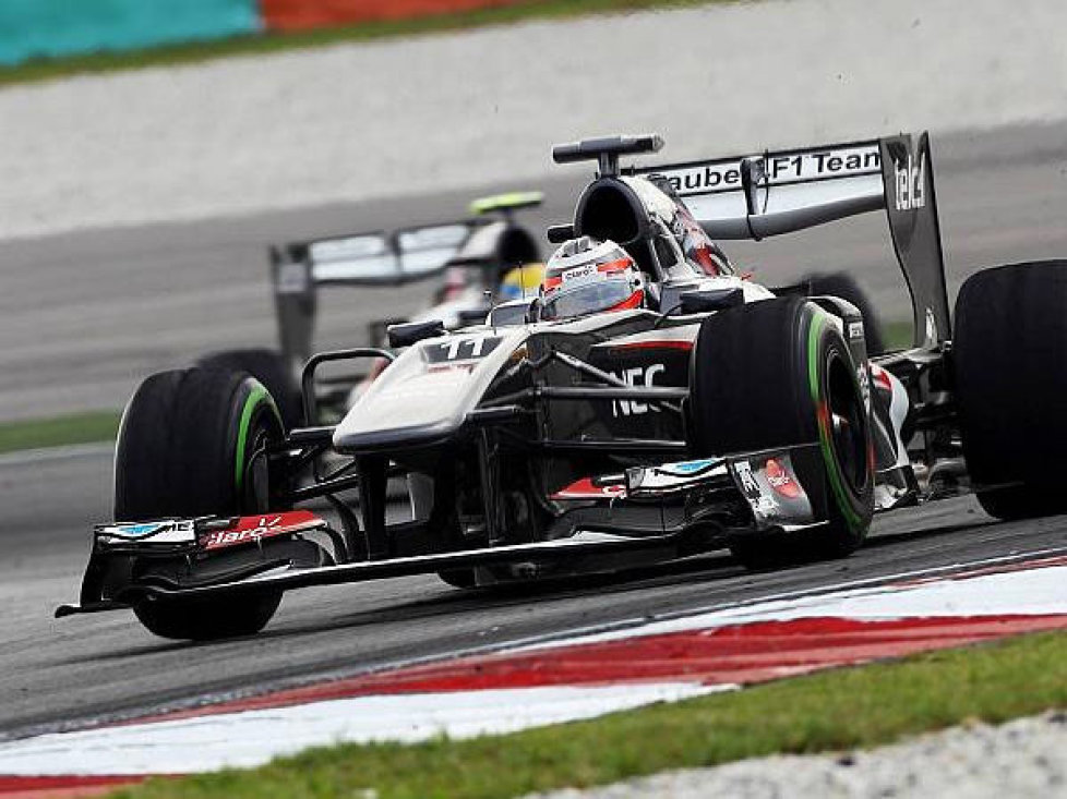 Esteban Gutierrez hinter Nico Hülkenberg