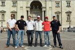 Das Fahrersextett bei der Pressekonferenz in Budapest