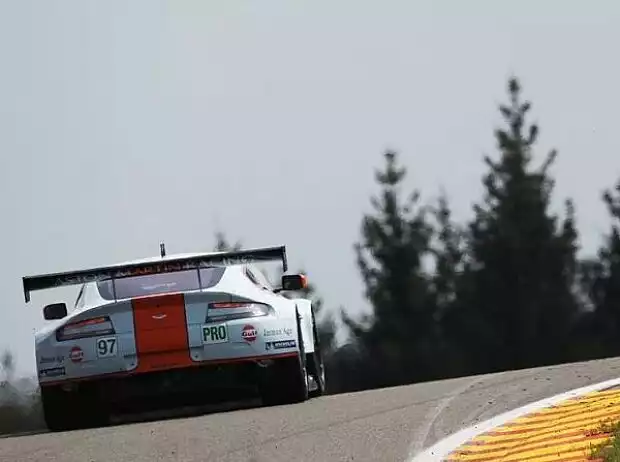 Darren Turner, Stefan Mücke, Peter Dumbreck Titel-Bild zur News: Darren Turner, Stefan Mücke, Peter Dumbreck
