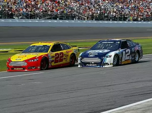 Joey Logano, Brad Keselowski Titel-Bild zur News: Joey Logano, Brad Keselowski