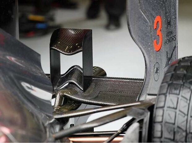 Neuer Heckflügel am McLaren MP4-27 für Spa Neuer Heckflügel am McLaren MP4-27 für Spa