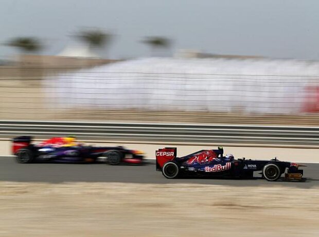 Titel-Bild zur News: Daniel Ricciardo vor Mark Webber