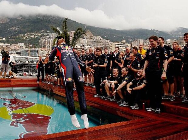 Titel-Bild zur News: Mark Webber, Pool