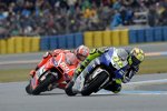 Valentino Rossi vor Nicky Hayden 