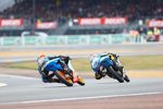 Alex Rins hinter Maverick Vinales