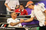 Lewis Hamilton (Mercedes) und Jenson Button (McLaren) 