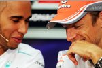 Lewis Hamilton (Mercedes) und Jenson Button (McLaren) 