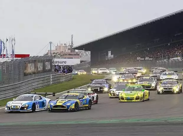 Start zu den 24 Stunden auf dem Nürburgring Titel-Bild zur News: Start zu den 24 Stunden auf dem Nürburgring