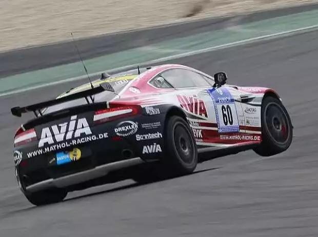Mathol Avia Aston Martin Titel-Bild zur News: Mathol Avia Aston Martin