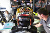 Hamilton fährt seine Liebsten auf dem Helm spazieren