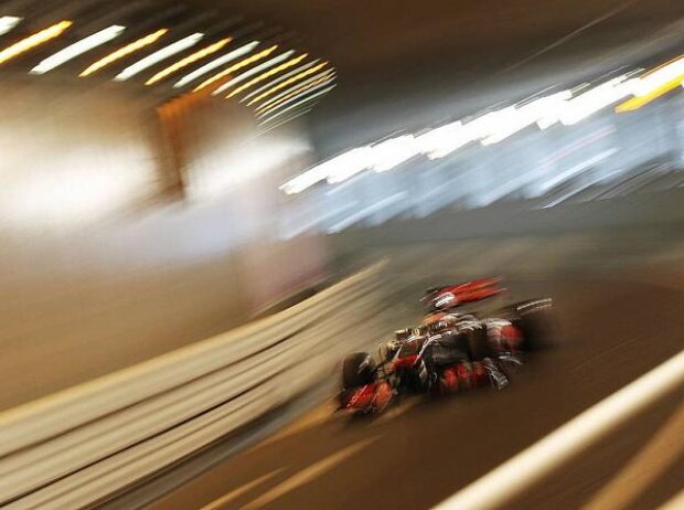 Titel-Bild zur News: Jenson Button im Tunnel