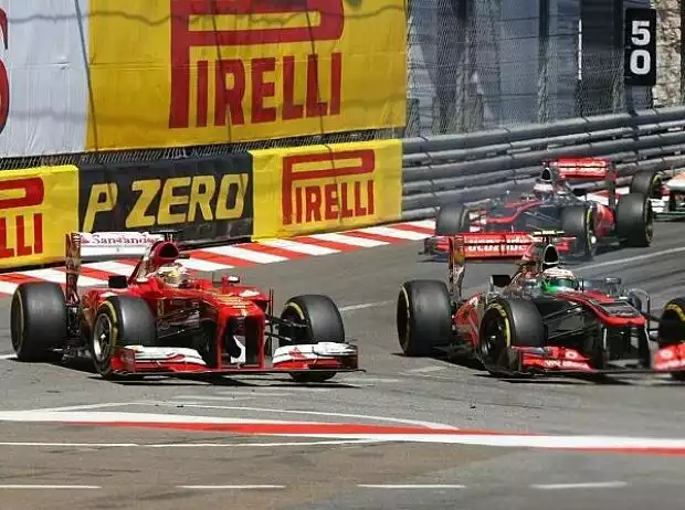 Sergio Perez, Fernando Alonso Titel-Bild zur News: Sergio Perez, Fernando Alonso