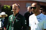 Heikki Kovalainen (Caterham) und Lewis Hamilton (Mercedes) 