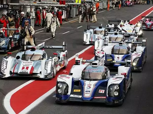Alexander Wurz, Kazuki Nakajima, Marcel Fässler, Benoit Treluyer, Anthony Davidson, Sebastien Buemi, Stephane Sarrazin Titel-Bild zur News: Alexander Wurz, Kazuki Nakajima, Marcel Fässler, Benoit Treluyer, Anthony Davidson, Sebastien Buemi, Stephane Sarrazin