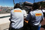 Pirelli-Ingenieure schauen das Rennen