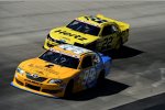 Joey Logano hinter Alex Bowman