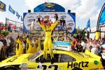 Joey Logano (Penske) in der Victory Lane