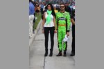 James Hinchcliffe mit Begleitung