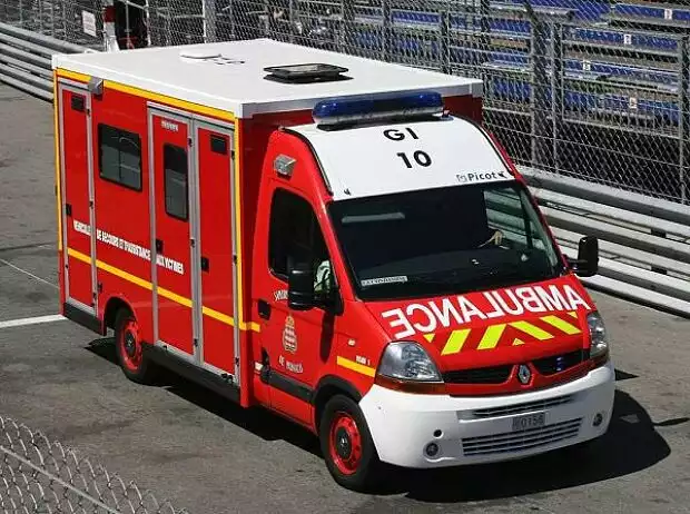 Sergio Perez, Krankenwagen, Rettungsauto Titel-Bild zur News: Sergio Perez, Krankenwagen, Rettungsauto