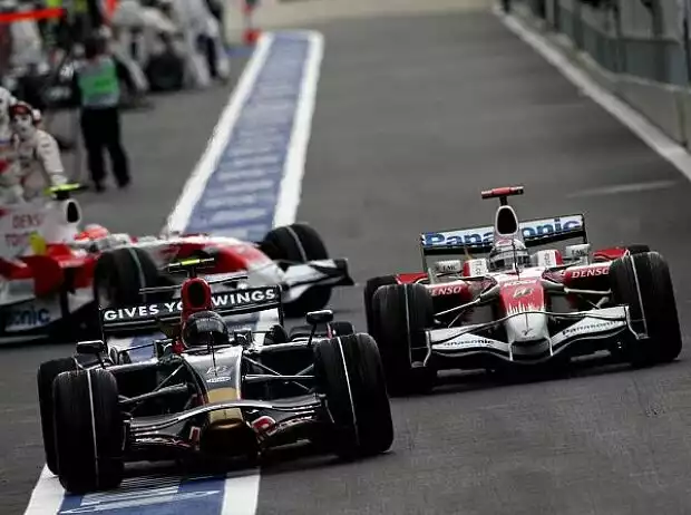 Jarno Trulli, Sebastian Vettel Titel-Bild zur News: Jarno Trulli, Sebastian Vettel