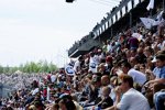 Gut gefüllte Ränge auf dem Lausitzring