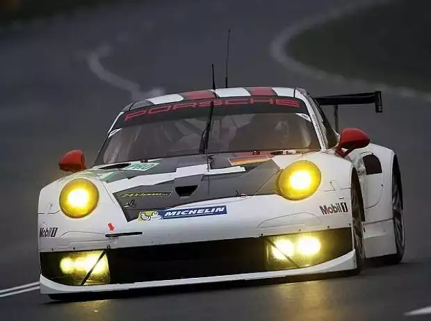 Patrick Pilet, Timo Bernhard, Jörg Bergmeister Titel-Bild zur News: Patrick Pilet, Timo Bernhard, Jörg Bergmeister