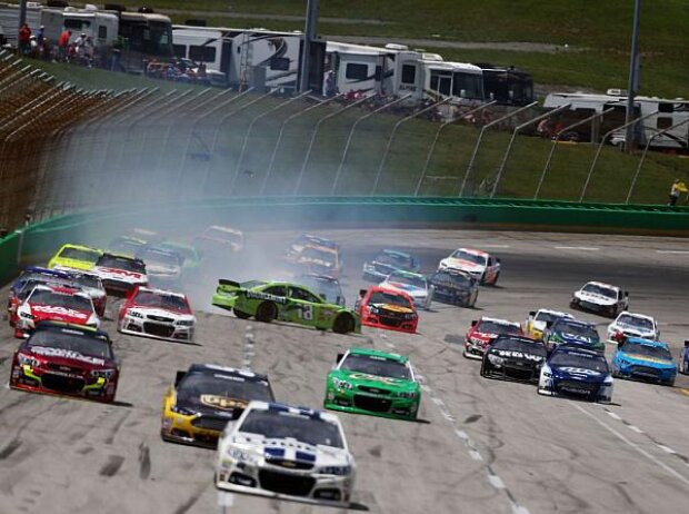 Kyle Busch, Jimmie Johnson Kyle Busch, Jimmie Johnson