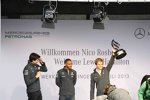 Toto Wolff, Lewis Hamilton und Nico Rosberg (Mercedes) 