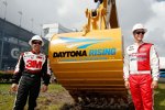 Greg Biffle (Roush) und Trevor Bayne (Wood) beim Beginn der Sanierungsarbeiten von Daytona