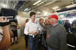 Toto Wolff und Niki Lauda (Mercedes), im Hintergrund Vorg?nger Norbert Haug