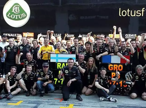 Eric Boullier, Romain Grosjean, Kimi Räikkönen Titel-Bild zur News: Eric Boullier, Romain Grosjean, Kimi Räikkönen