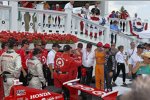 Scott Dixon (Ganassi), Chip Ganassi, Charlie Kimball (Ganassi) und Dario Franchitti (Ganassi) 