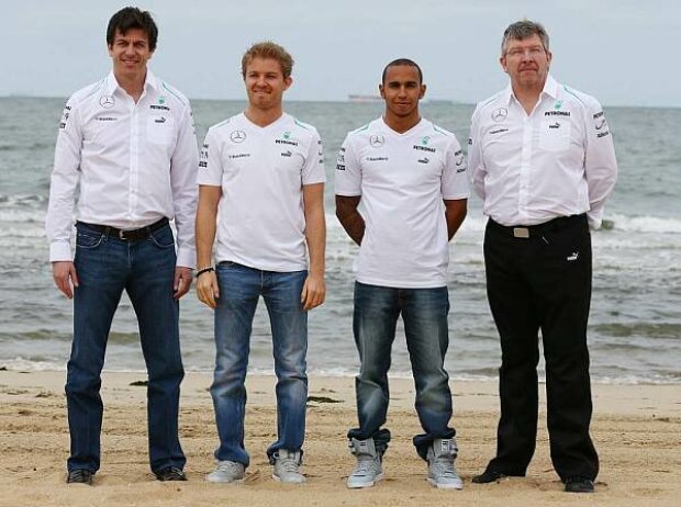 Titel-Bild zur News: Toto Wolff, Nico Rosberg, Lewis Hamilton, Ross Brawn