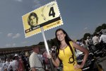 Gridgirl bei Roberto Merhi (HWA-Mercedes) 