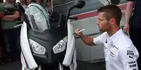 Premiere bei der DTM auf dem Norisring: Martin Tomcyk signiert ein Exemplar der C 600 Sonderserie