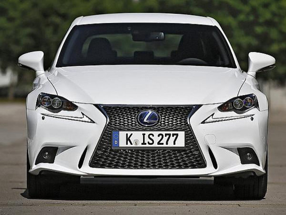 Lexus IS 300h F-Sport