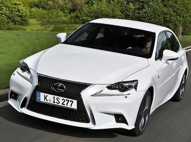 Lexus IS 300h F-Sport