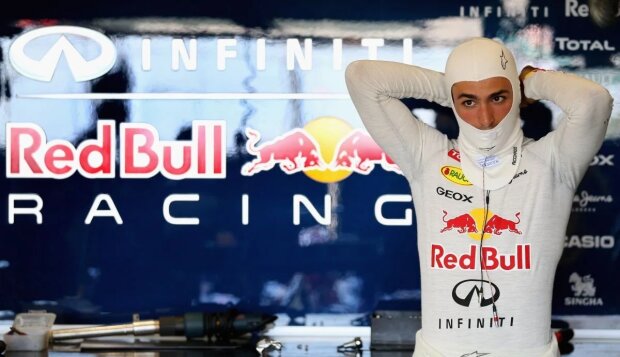 Carlos Sainz Jun. Red Bull Infiniti Red Bull Racing F1 ~Carlos Sainz Jun. (Red Bull) ~ 